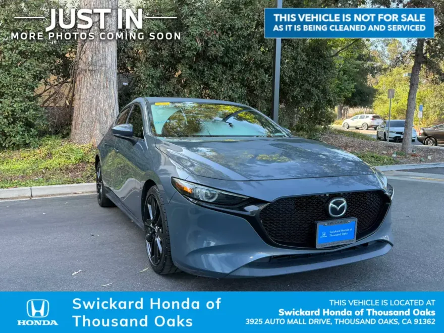 2021 Mazda Mazda3 Hatchback Premium photo 1