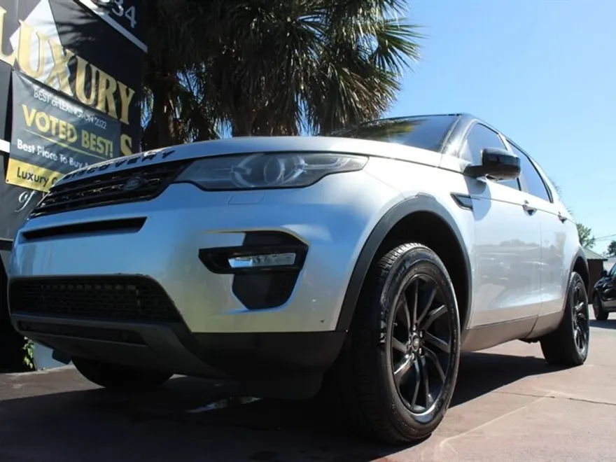 2017 Land Rover Discovery Sport HSE photo 1
