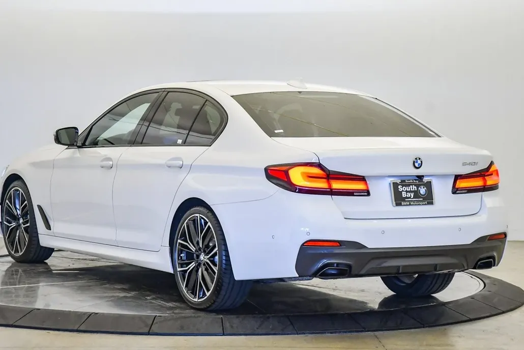 2022 Bmw 540i photo 1