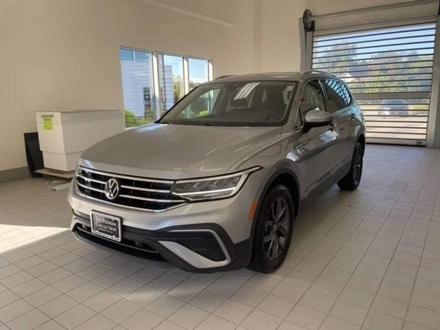 2022 Volkswagen Tiguan SE photo 1