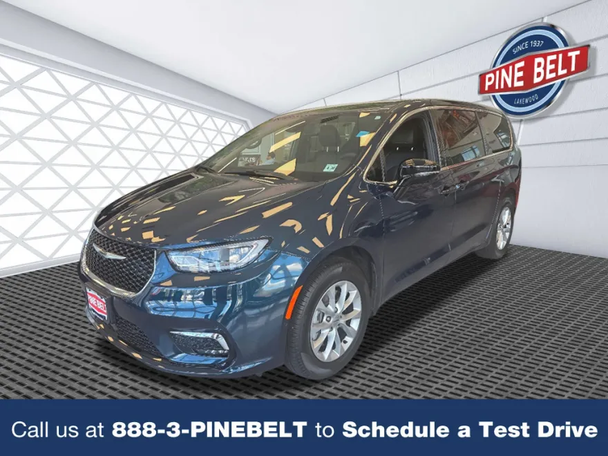2025 Chrysler Pacifica photo 1
