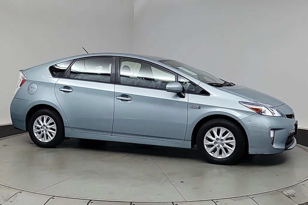 2013 Toyota Prius Plug-in Base photo 1