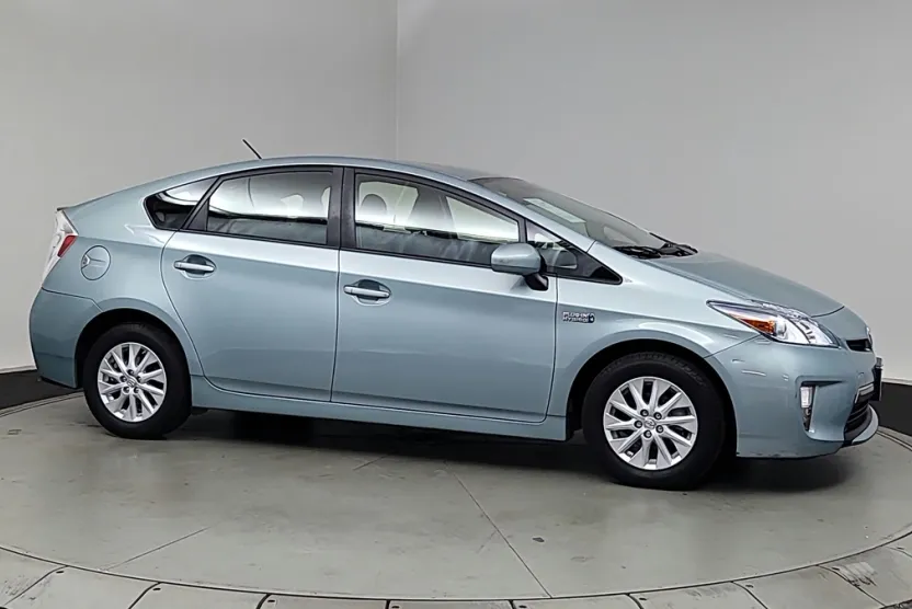 2013 Toyota Prius Plug-in Base photo 1