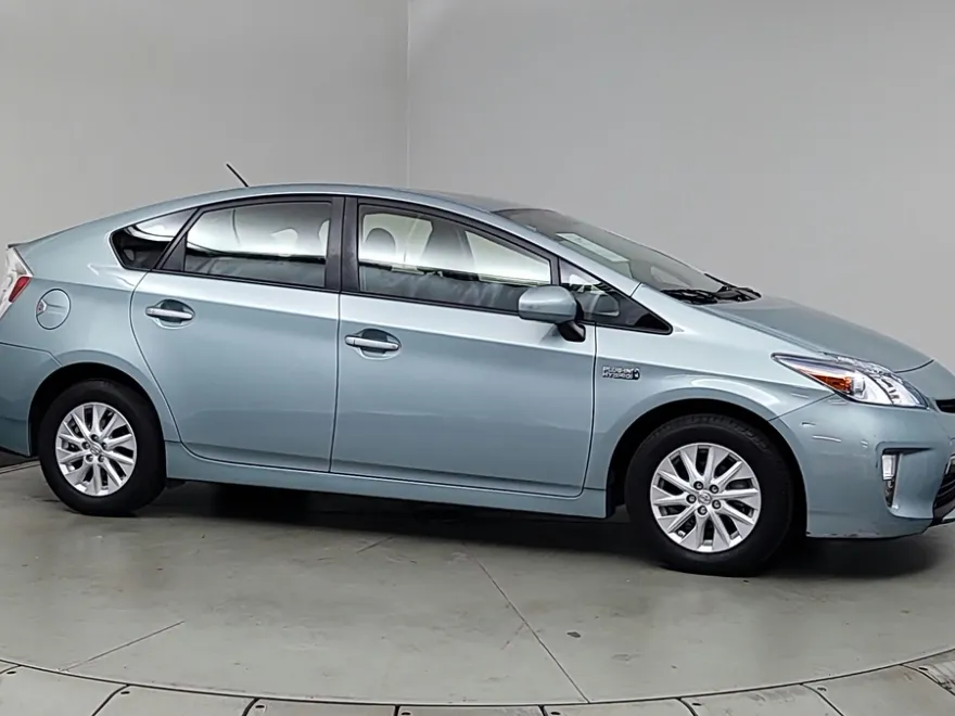 2013 Toyota Prius Plug-in Base photo 1