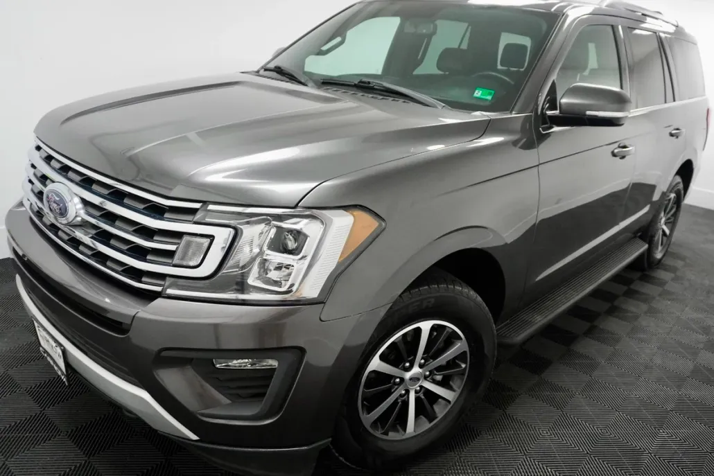 2019 Ford Expedition XLT photo 1