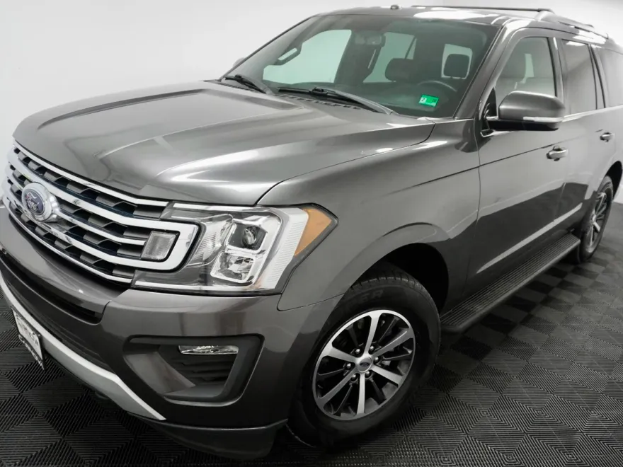 2019 Ford Expedition XLT photo 1