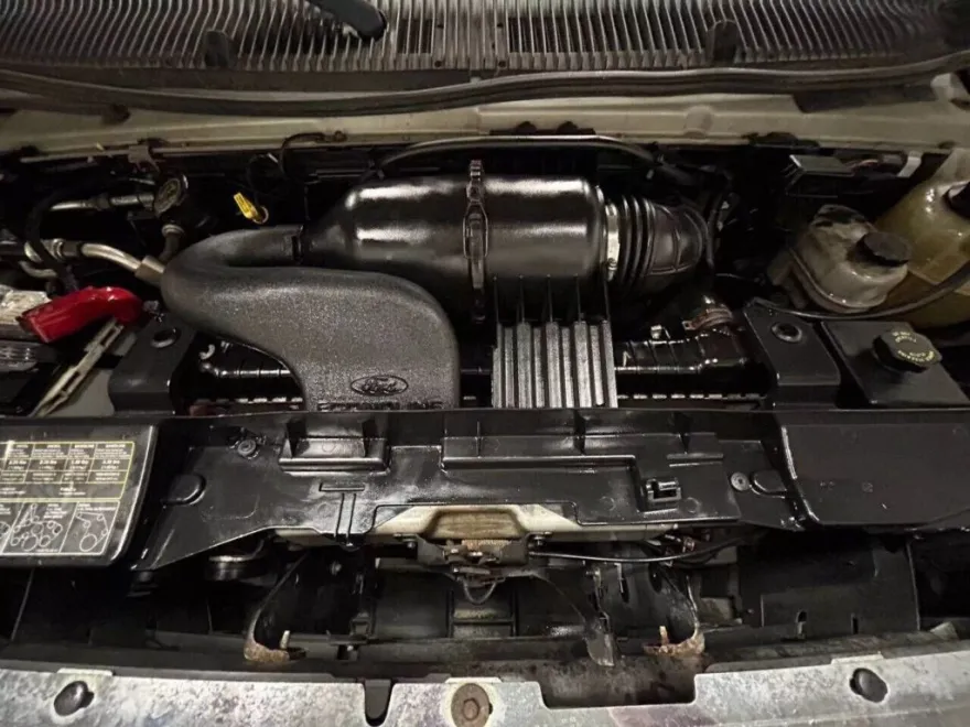 2008 Ford E-350 photo 1