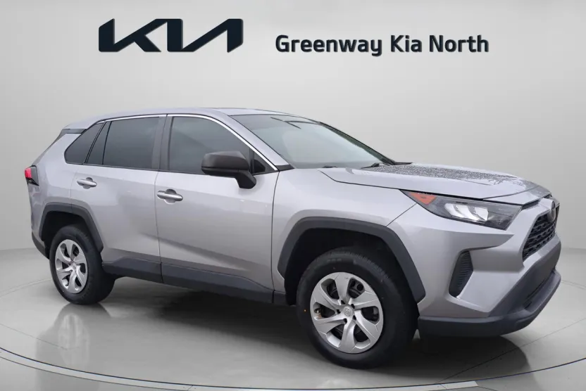 2022 Toyota RAV4 LE photo 1