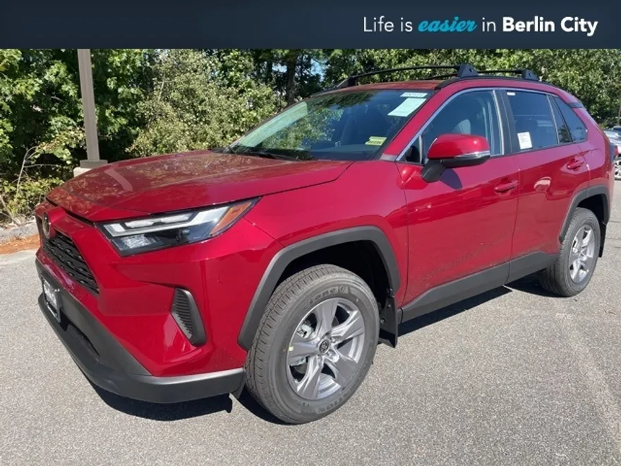 2025 Toyota RAV4 XLE photo 1