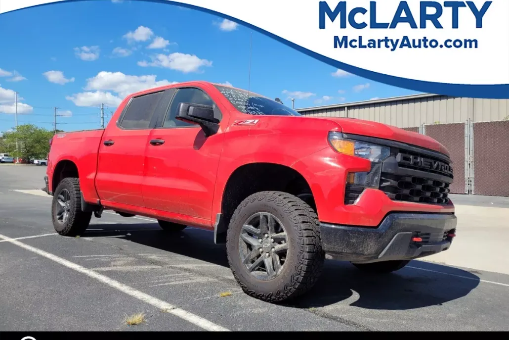 2023 Chevrolet Silverado 1500 Custom Trail Boss photo 1