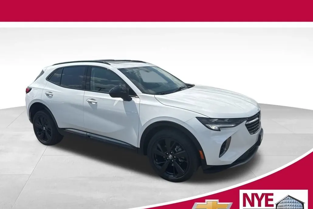 2022 Buick Envision Essence photo 1