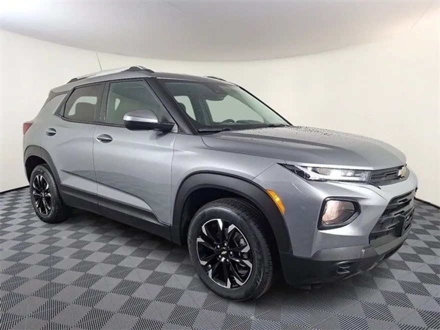 2023 Chevrolet Trailblazer LT photo 1