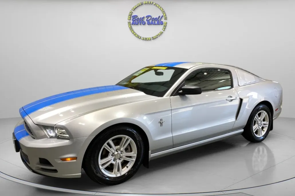 2014 Ford Mustang V6 photo 1