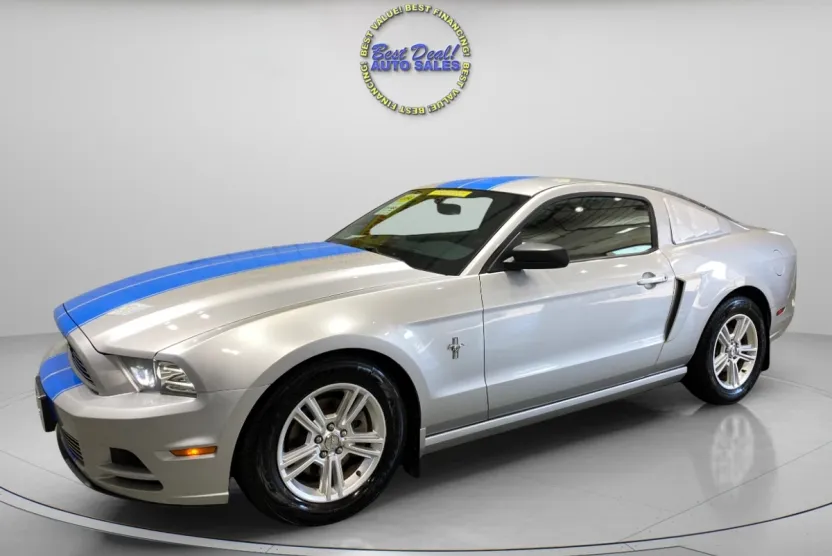 2014 Ford Mustang V6 photo 1
