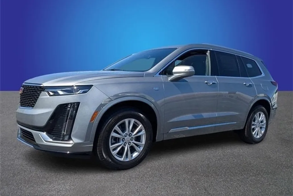 2025 Cadillac XT6 Luxury photo 1