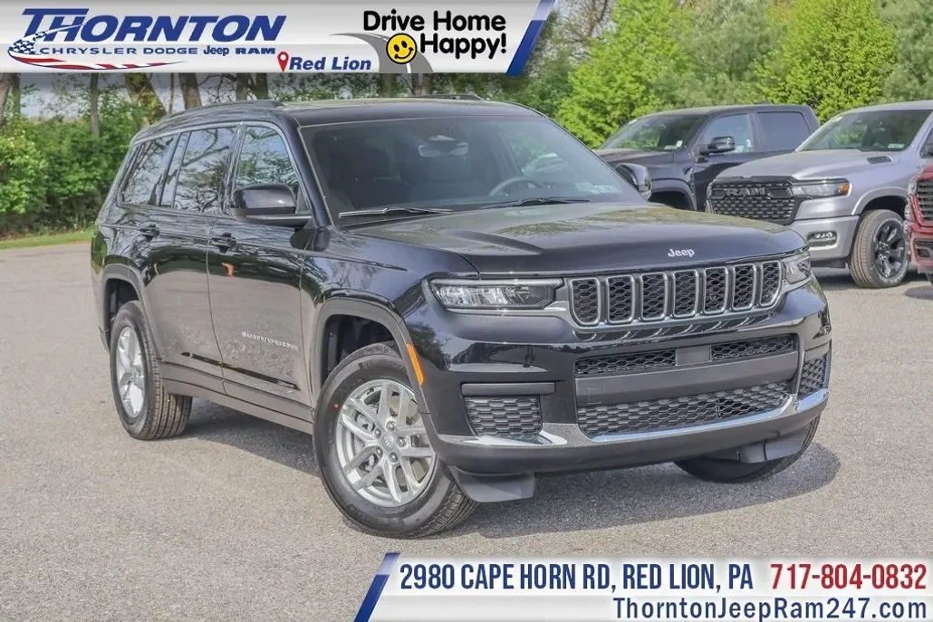 2025 Jeep Grand Cherokee Laredo photo 1