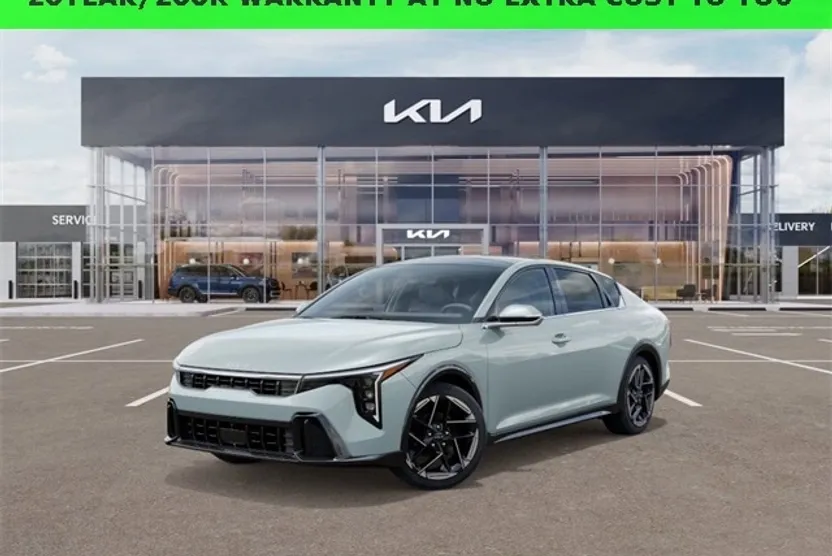 2025 Kia K4 GT-Line photo 1
