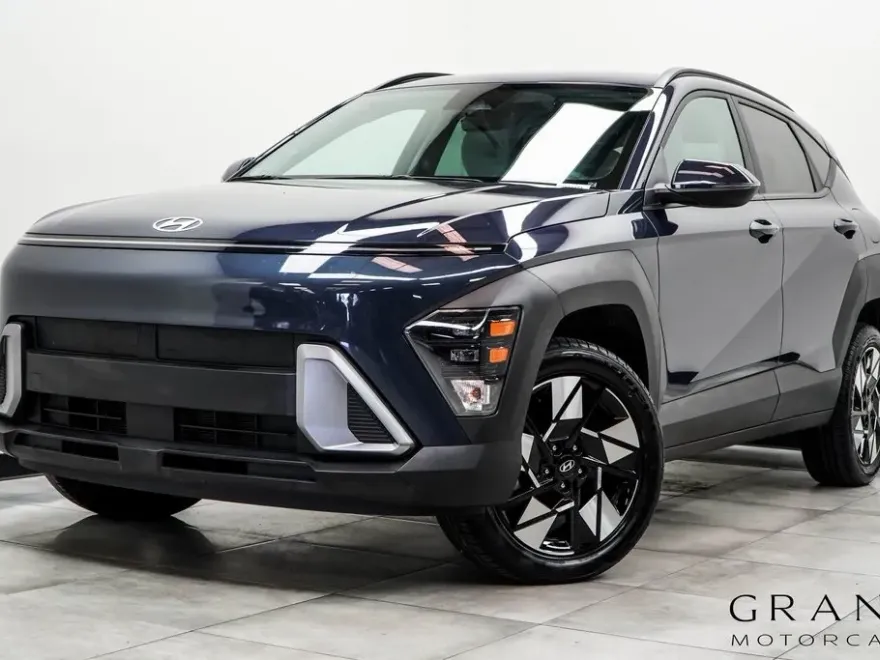 2025 Hyundai Kona SEL photo 1
