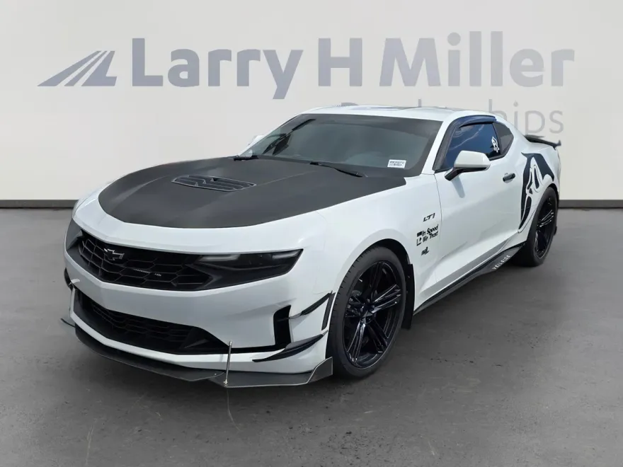 2020 Chevrolet Camaro LT1 photo 1