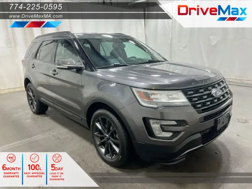 2017 Ford Explorer XLT Sport photo 1