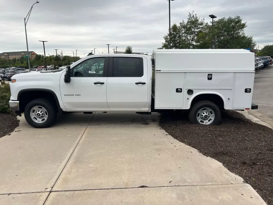 2024 Chevrolet Silverado 2500HD photo 1