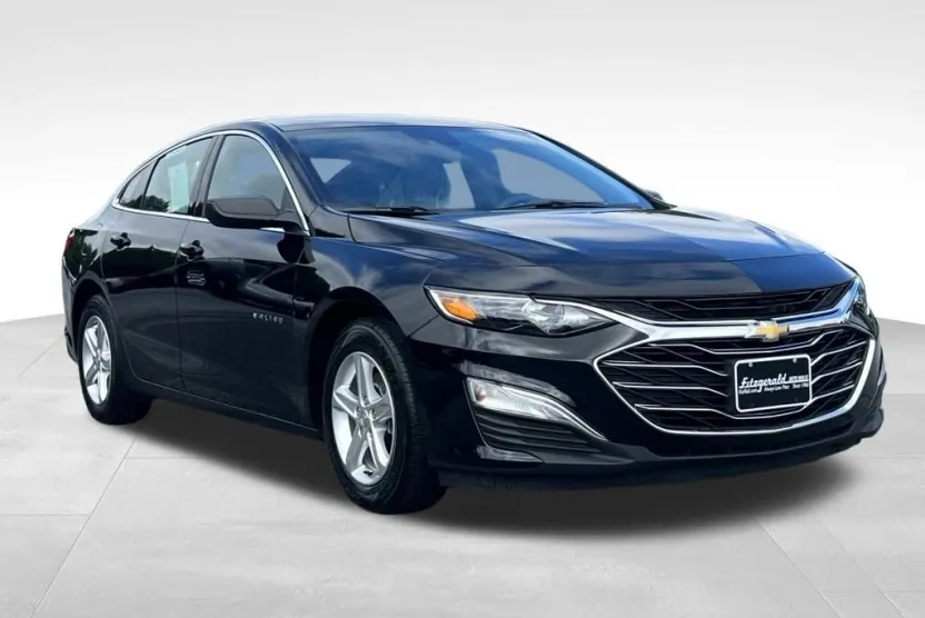 2023 Chevrolet Malibu LS photo 1