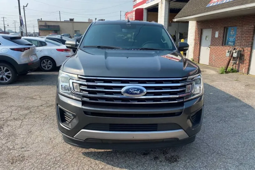 2018 Ford Expedition MAX XLT photo 1