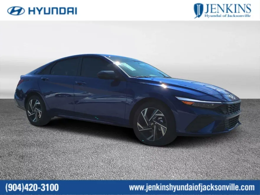 2025 Hyundai Elantra SEL Sport photo 1