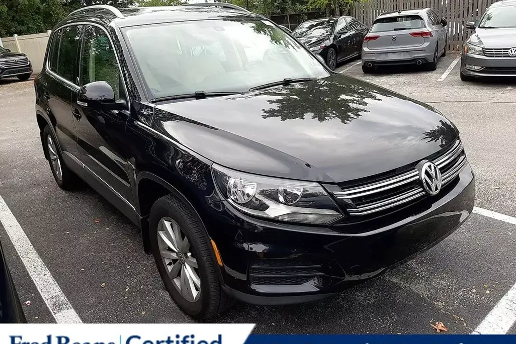 2017 Volkswagen Tiguan Wolfsburg Edition photo 1