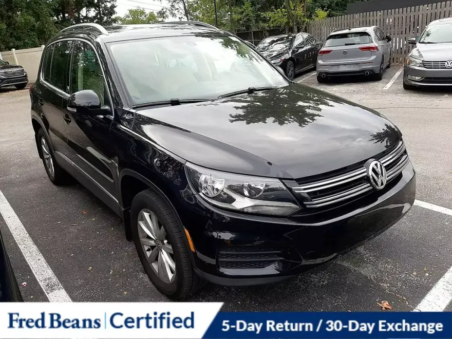 2017 Volkswagen Tiguan Wolfsburg Edition photo 1