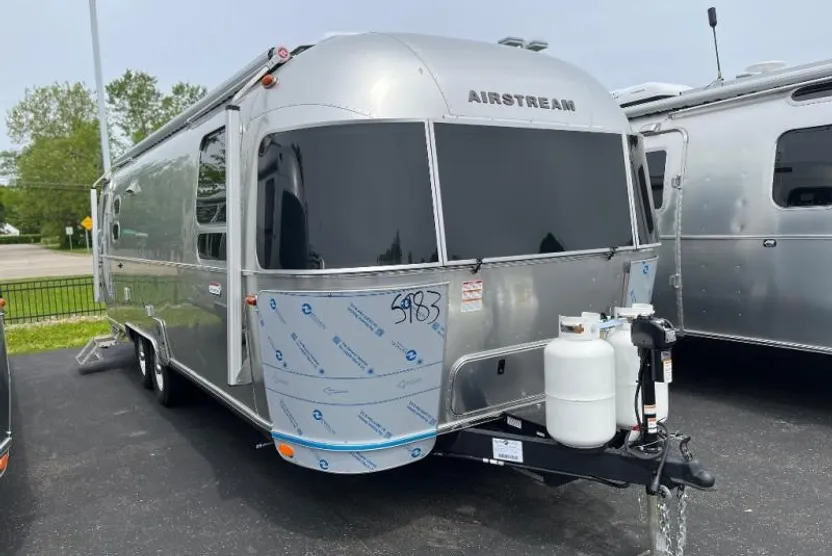 2025 Airstream International photo 1