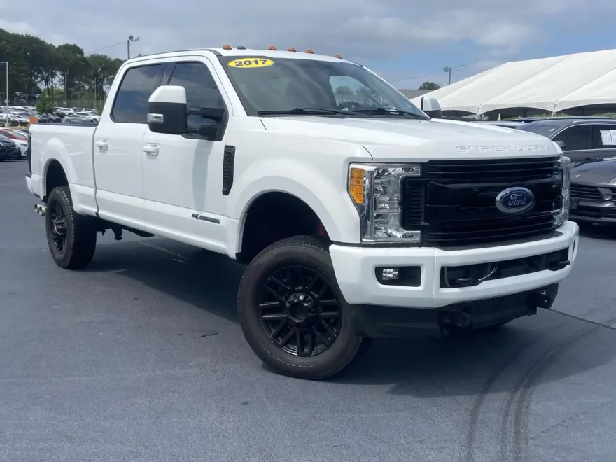 2017 Ford F-350 Lariat photo 1
