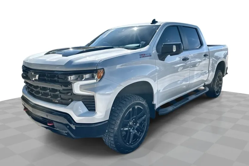2024 Chevrolet Silverado Trail Boss LT photo 1