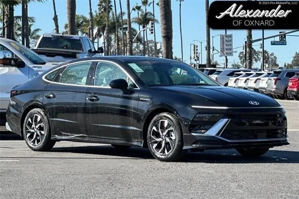 2025 Hyundai Sonata SEL photo 1