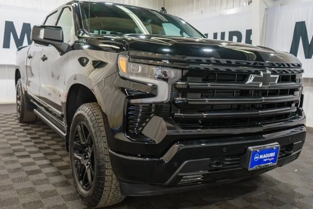 2026 Chevrolet Silverado 1500 High Country photo 1