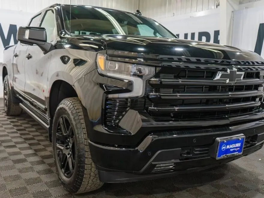 2026 Chevrolet Silverado 1500 High Country photo 1