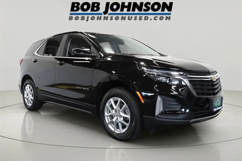 2022 Chevrolet Equinox LT photo 1