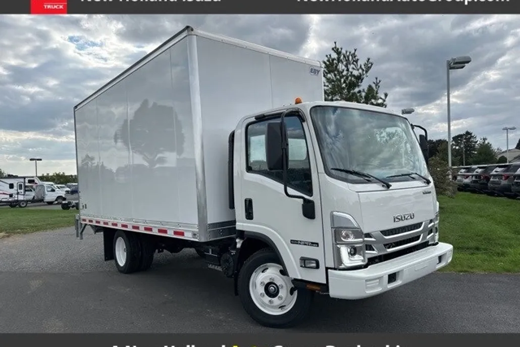 2025 Isuzu NPR/NPR-HD photo 1