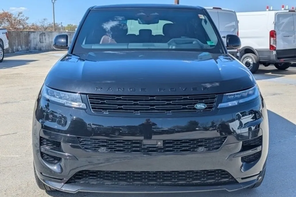 2024 Land Rover Range Rover Sport SE photo 1