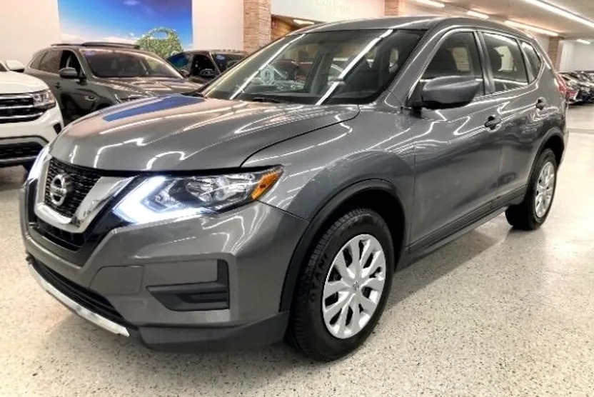 2017 Nissan Rogue S photo 1