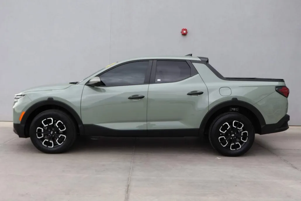 2024 Hyundai Santa Cruz SE photo 1