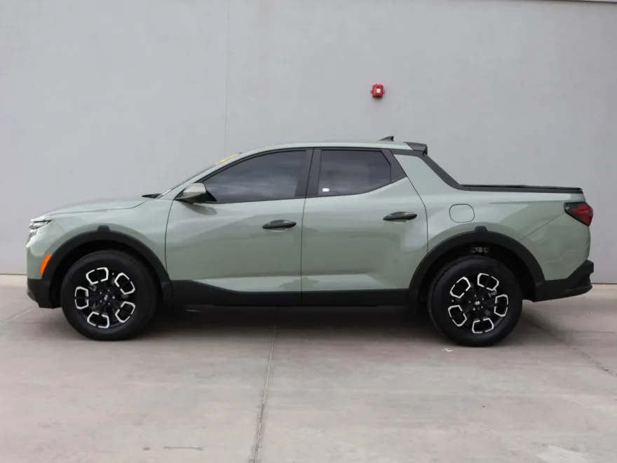 2024 Hyundai Santa Cruz SE photo 1