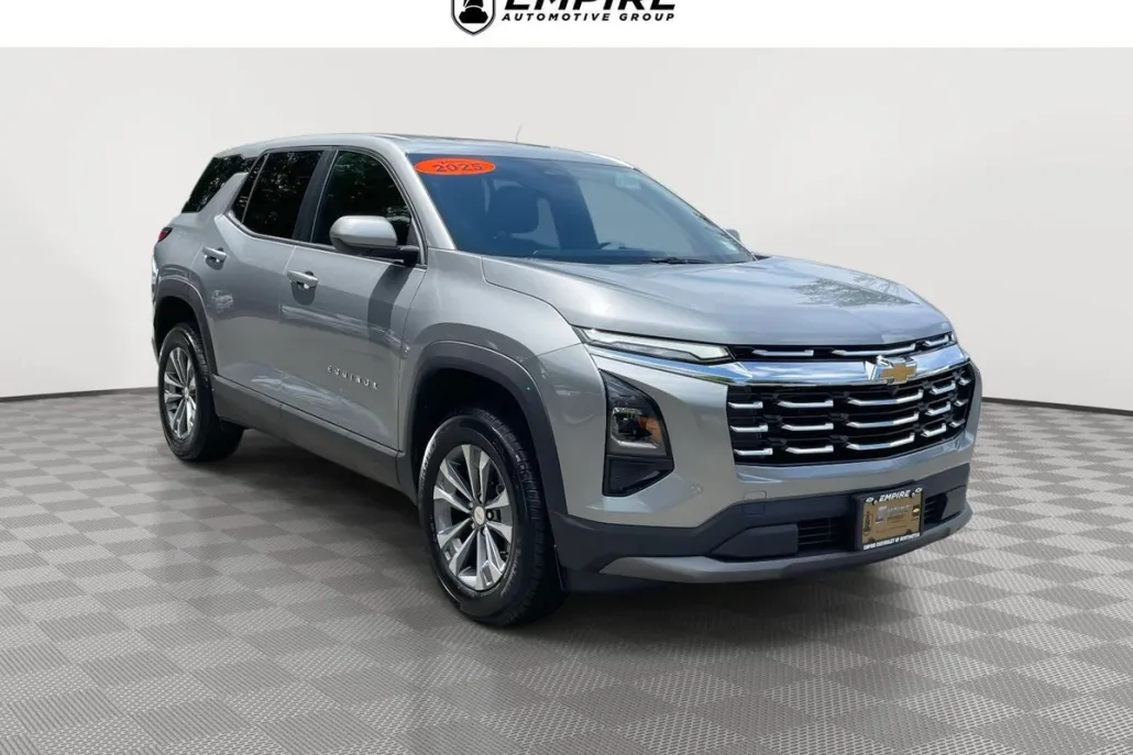 2025 Chevrolet Equinox LT photo 1
