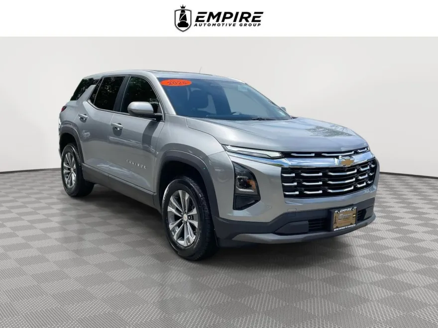 2025 Chevrolet Equinox LT photo 1
