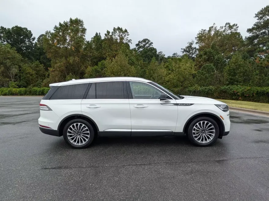 2022 Lincoln Aviator Reserve photo 1
