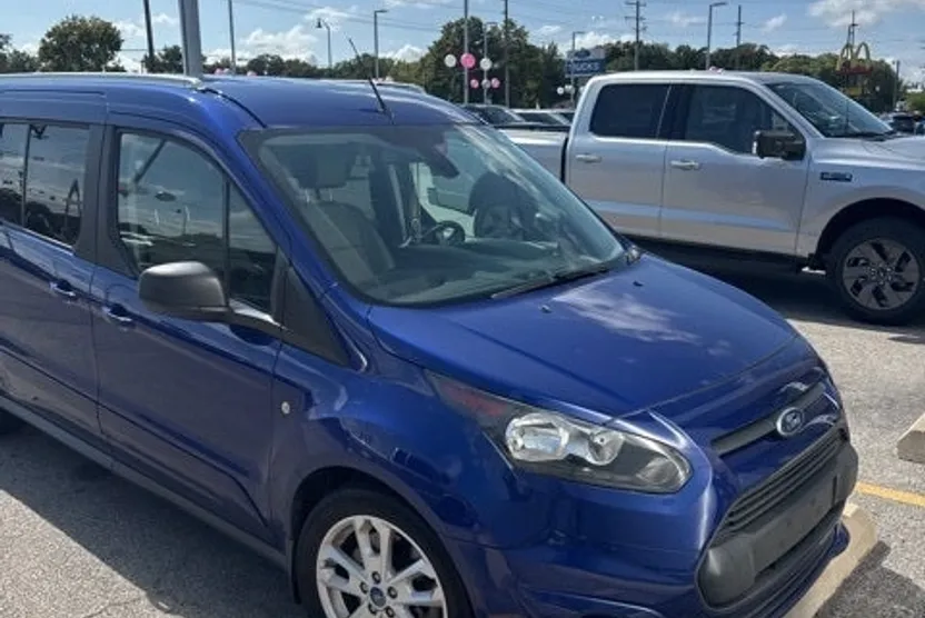 2015 Ford Transit Connect XLT photo 1