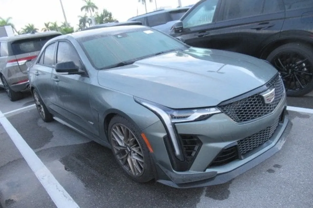 2022 Cadillac CT4 photo 1