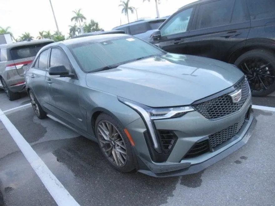 2022 Cadillac CT4 photo 1