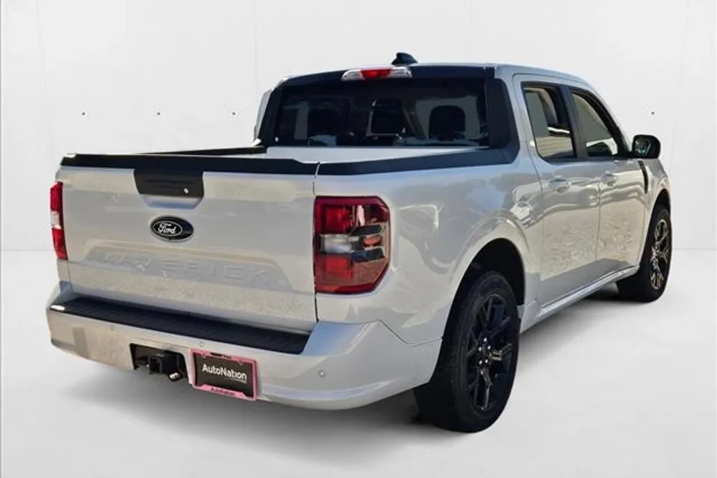 2025 Ford Maverick photo 1