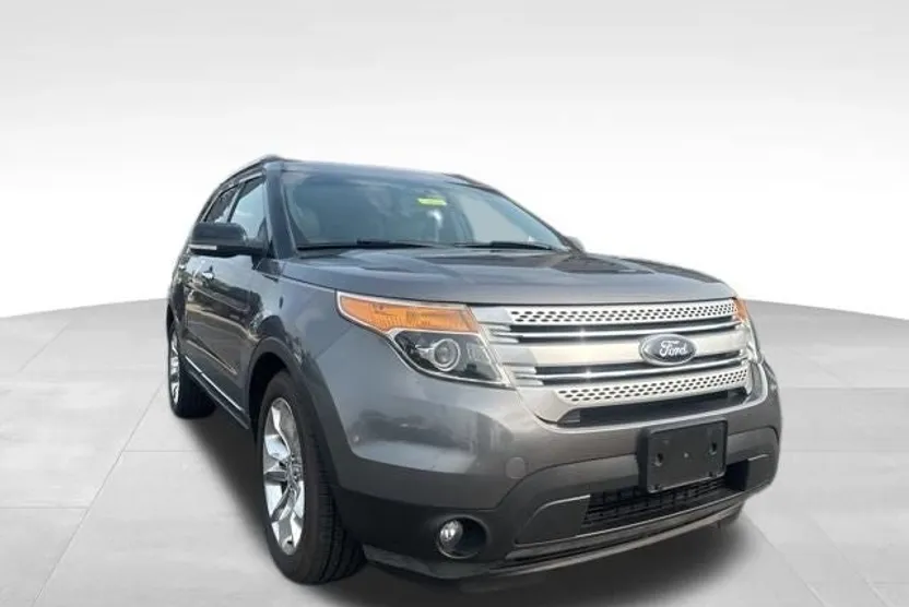 2014 Ford Explorer XLT photo 1